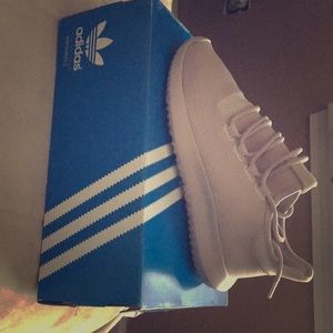 Adidas tubular shadow j size 5